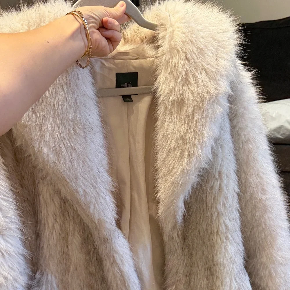 Cozy Faux Fur Jacket in Light Beige - Women’s Elegant Outerwear - Picture 9 of 11